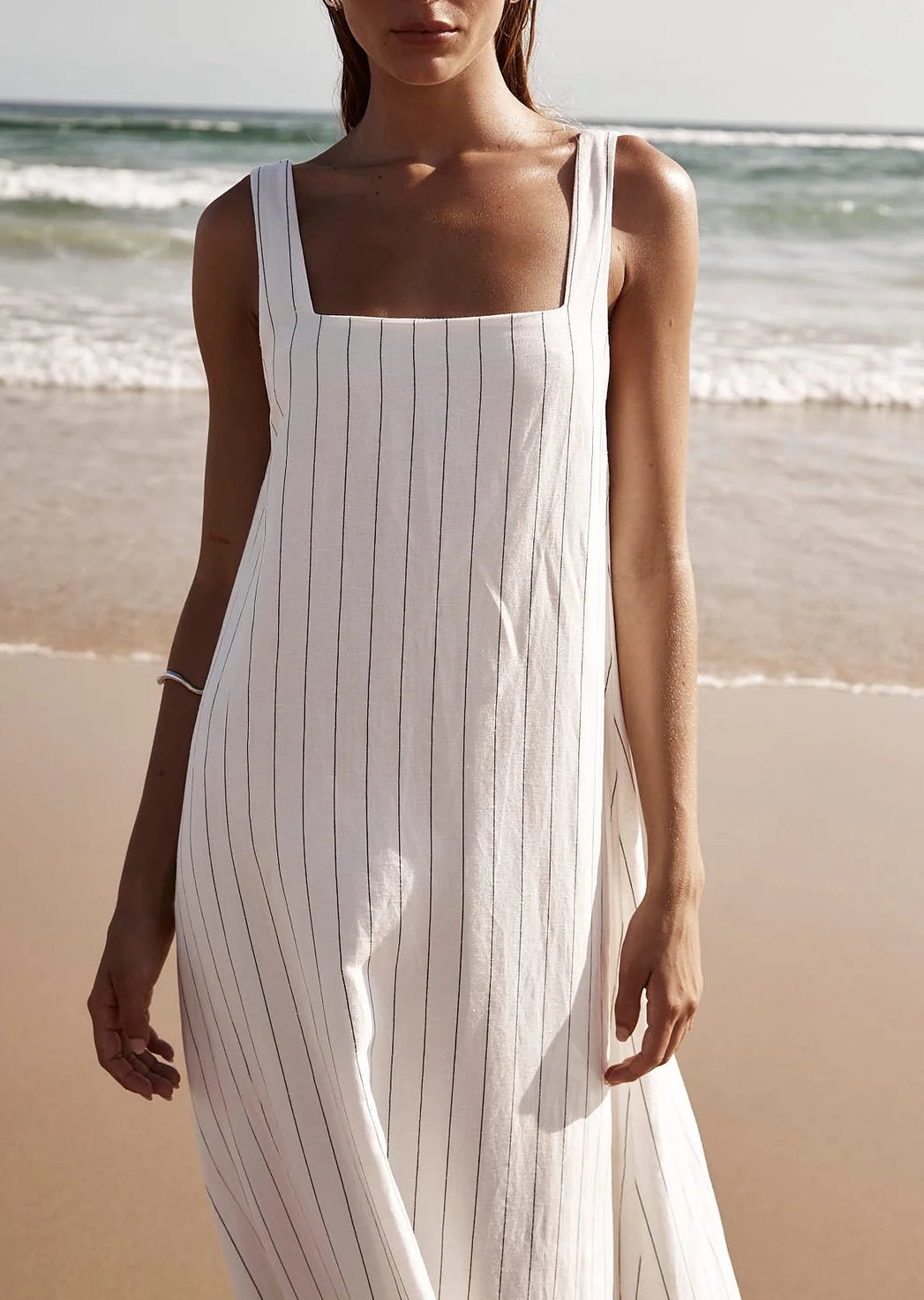 Chic gestreiftes Leinenkleid mit quadratischem Ausschnitt – Julia