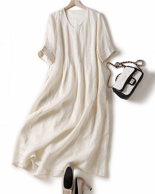 Elegantes Leinenkleid mit raffinierten Faltendetails – Clara