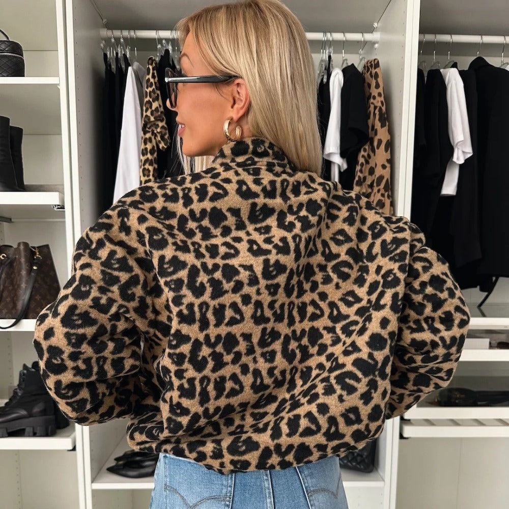 Braune Jacke mit Leopardenmuster und Knopfleiste für Damen - Silvana
