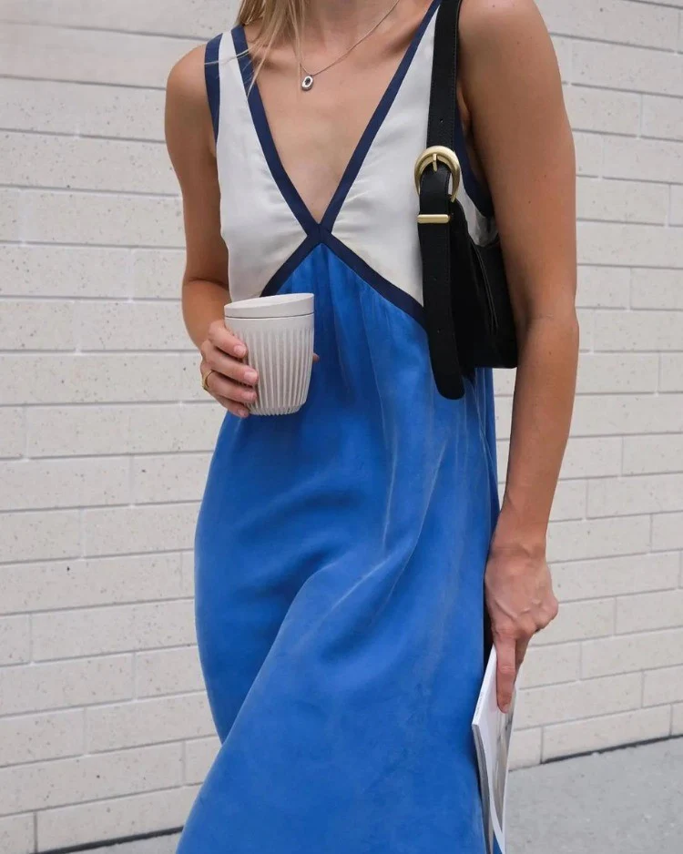 Lässiges Leinenkleid mit V-Ausschnitt – Emma
