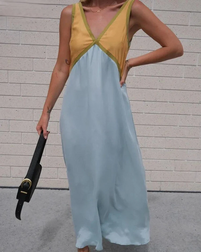 Lässiges Leinenkleid mit V-Ausschnitt – Emma