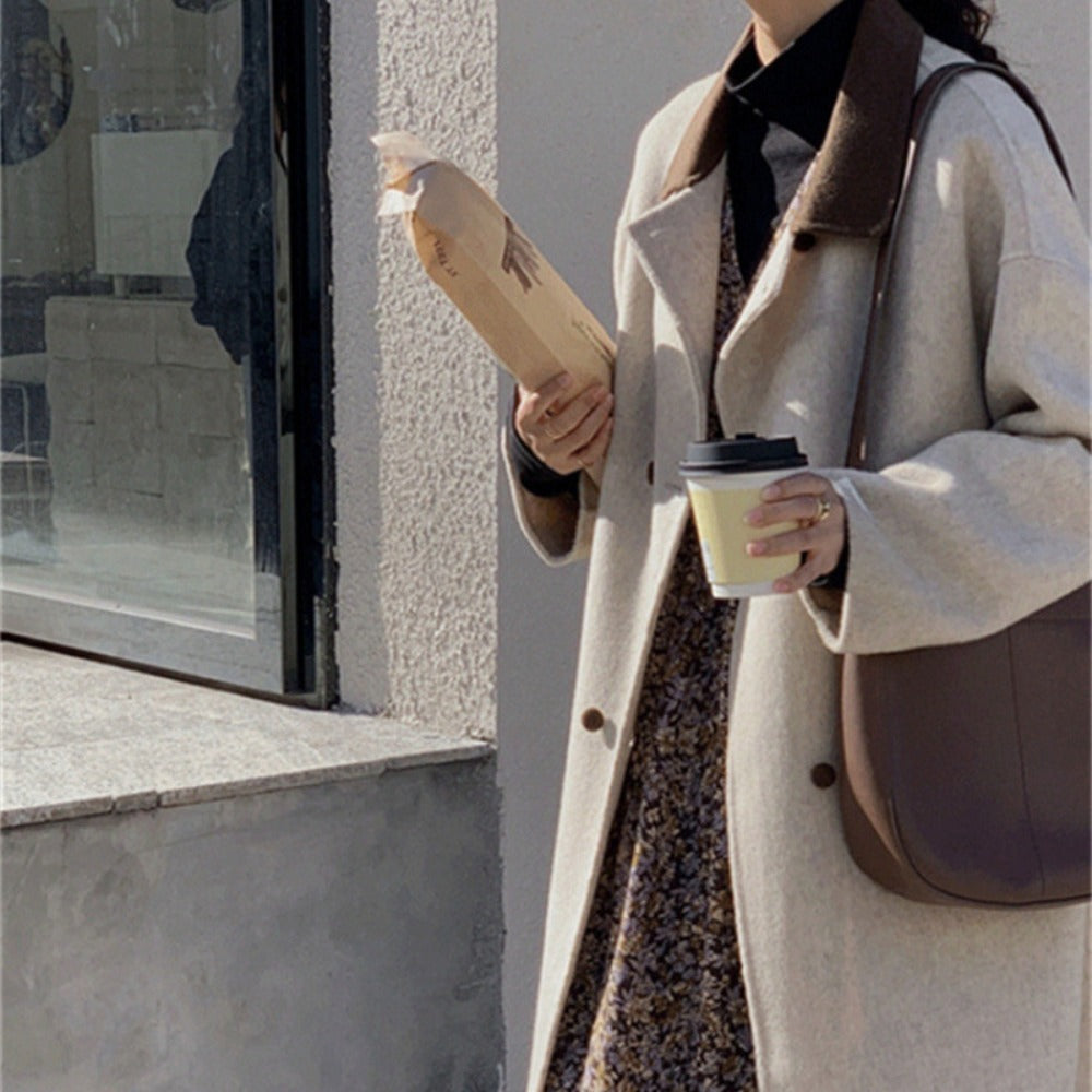 Damen Langer Wollmix-Mantel in Beige mit Braunem Kragen – Ambra