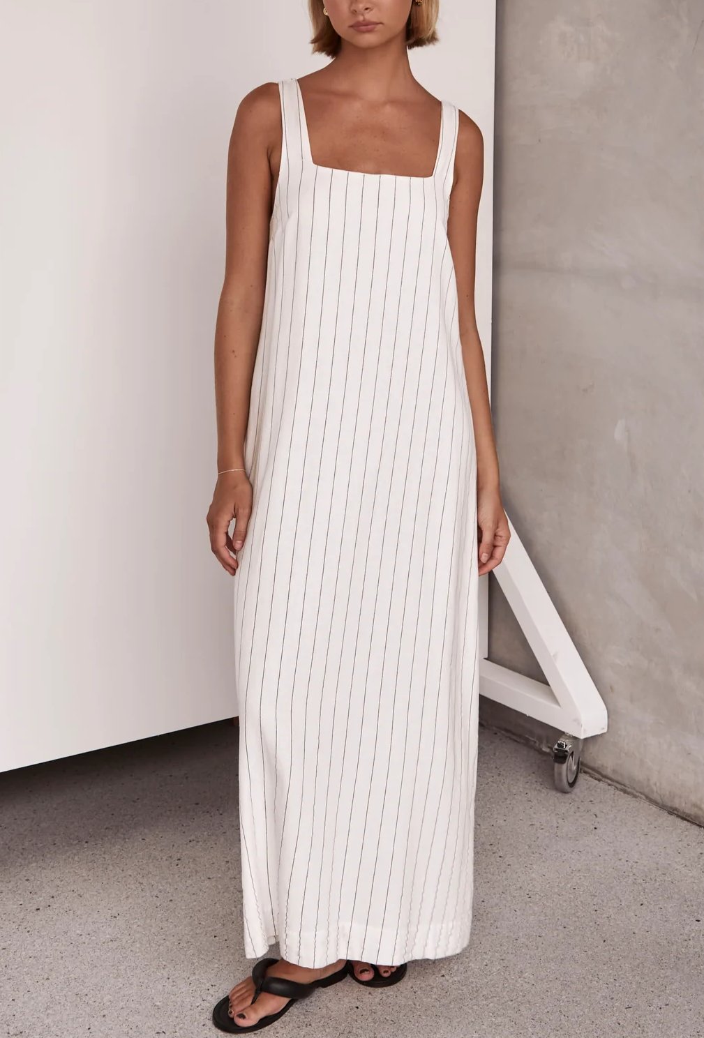 Chic gestreiftes Leinenkleid mit quadratischem Ausschnitt – Julia